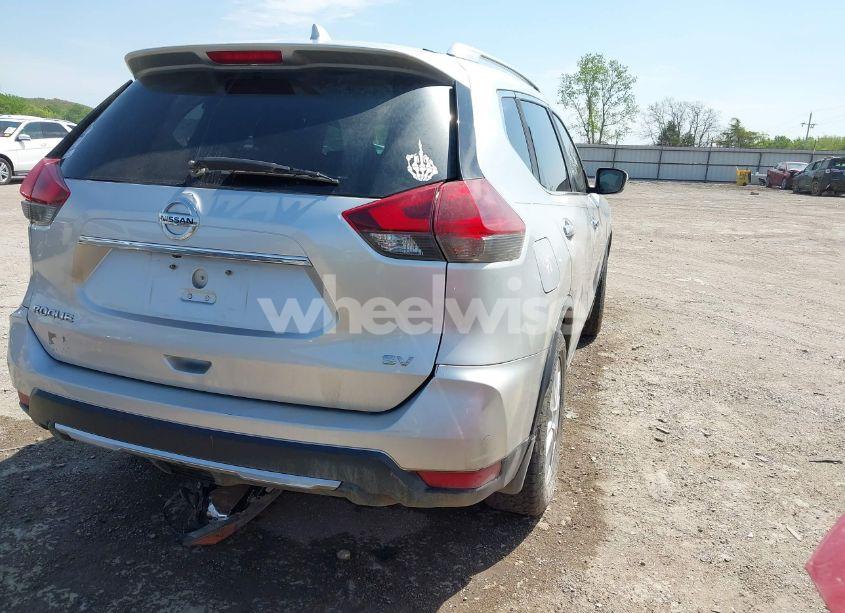 Photo 4 of 2017 Nissan Rogue SV (VIN JN8AT2MT7HW398915)