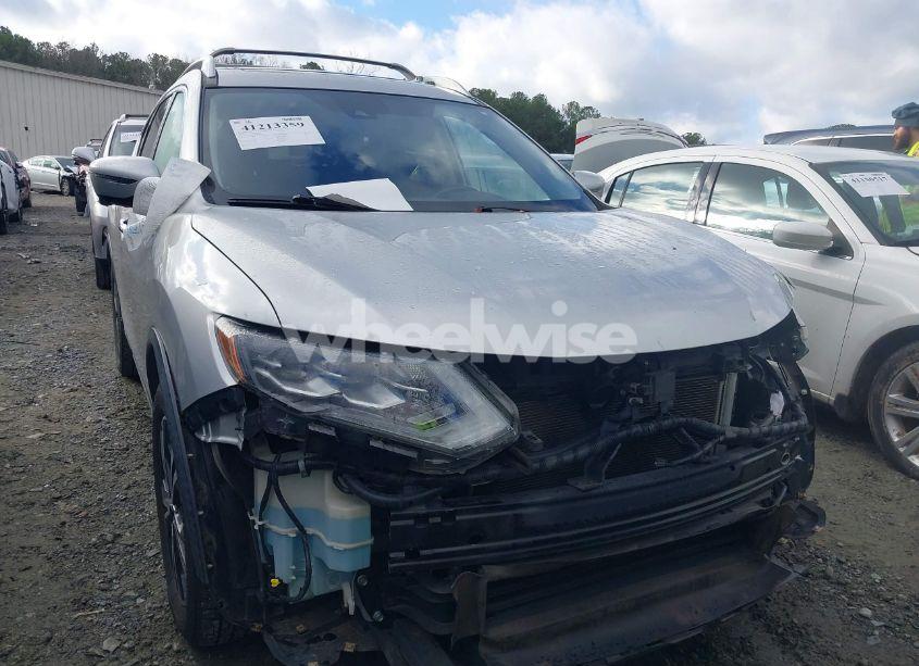 Photo 12 of 2018 Nissan Rogue SL (VIN JN8AT2MT7JW455622)