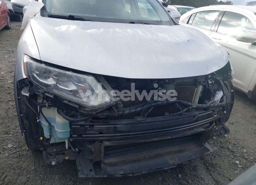 Photo 6 of 2018 Nissan Rogue SL (VIN JN8AT2MT7JW455622)