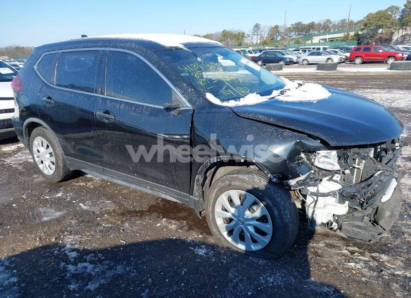 2018 Nissan Rogue S (VIN JN8AT2MT7JW458925) main photo