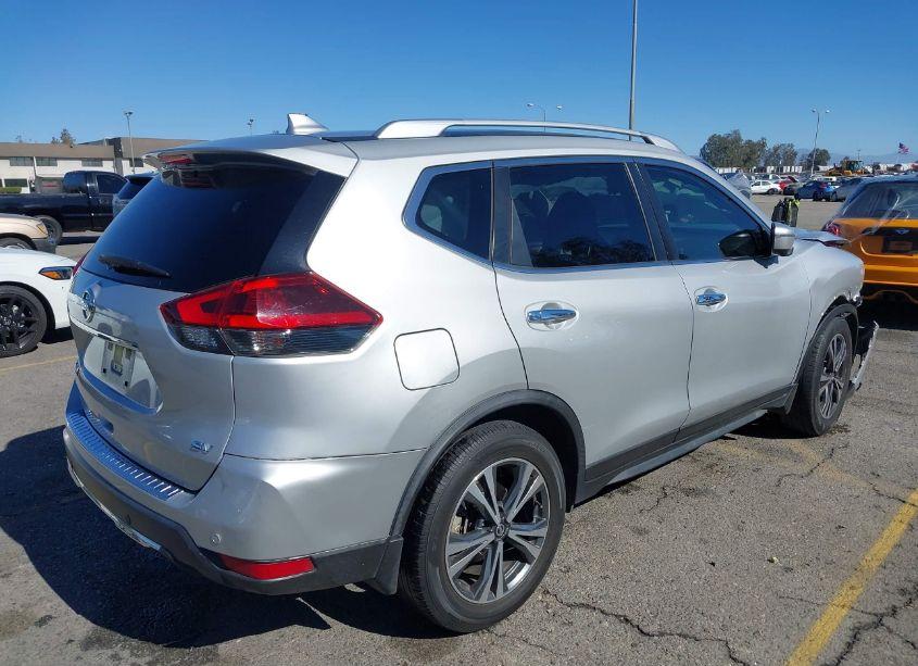 Photo 4 of 2019 Nissan Rogue SV (VIN JN8AT2MT7KW250271)