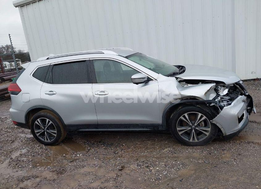 Photo 13 of 2019 Nissan Rogue SV (VIN JN8AT2MT7KW255504)