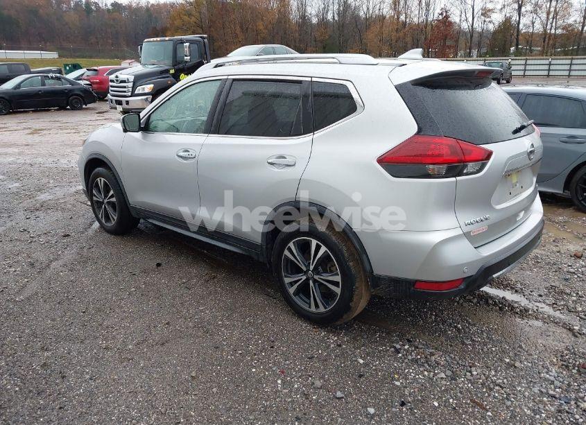 Photo 3 of 2019 Nissan Rogue SV (VIN JN8AT2MT7KW255504)