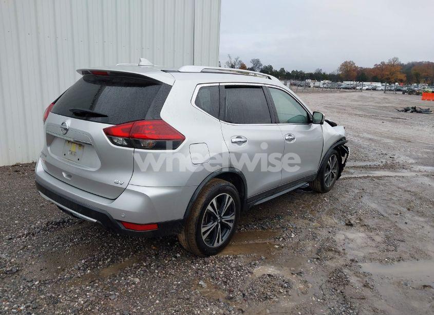 Photo 4 of 2019 Nissan Rogue SV (VIN JN8AT2MT7KW255504)