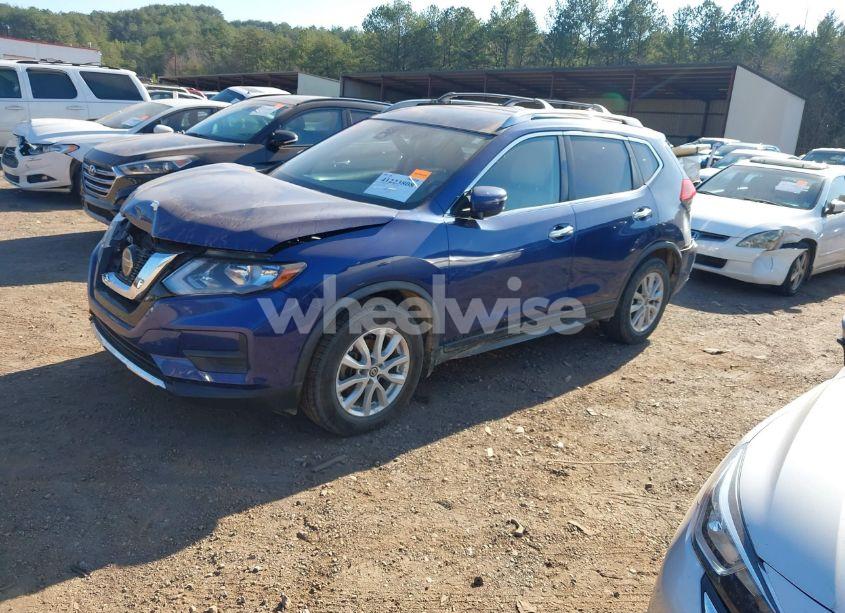 Photo 2 of 2019 Nissan Rogue SV (VIN JN8AT2MT7KW264302)