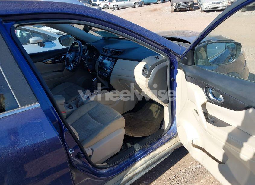 Photo 5 of 2019 Nissan Rogue SV (VIN JN8AT2MT7KW264302)