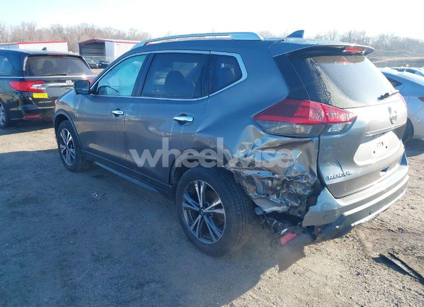 Photo 3 of 2019 Nissan Rogue SV (VIN JN8AT2MT7KW267832)