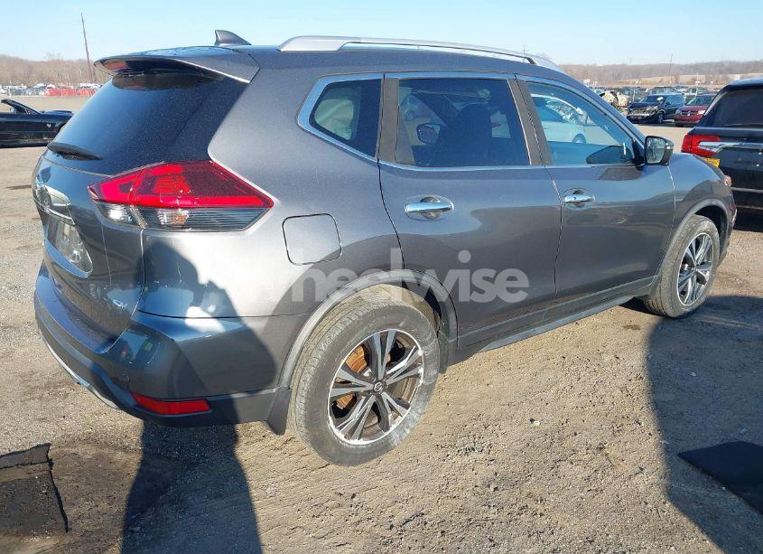 Photo 4 of 2019 Nissan Rogue SV (VIN JN8AT2MT7KW267832)