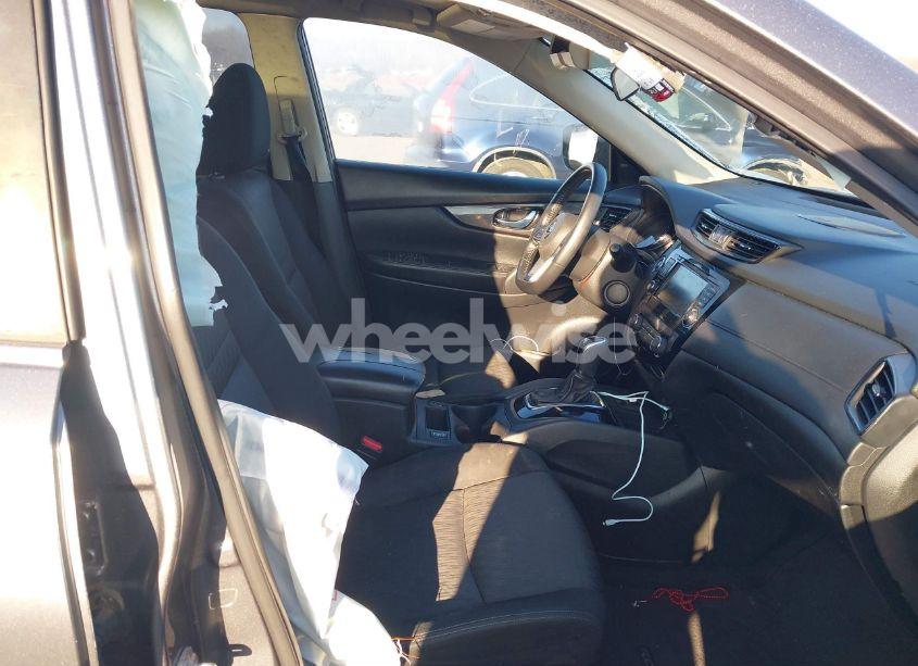 Photo 5 of 2019 Nissan Rogue SV (VIN JN8AT2MT7KW267832)