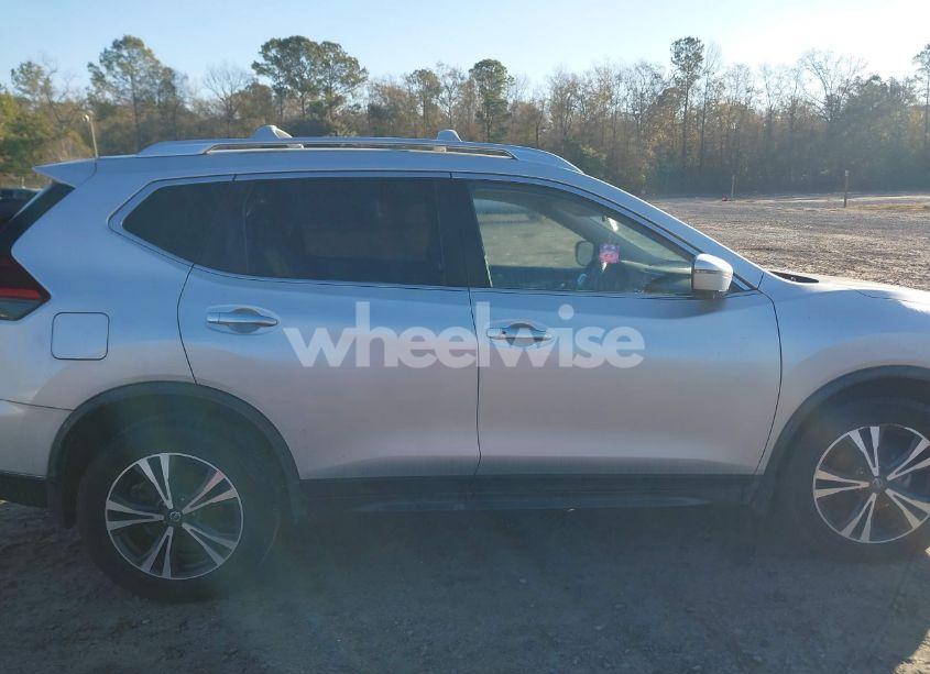 Photo 13 of 2020 Nissan Rogue SV FWD (VIN JN8AT2MT7LW006623)