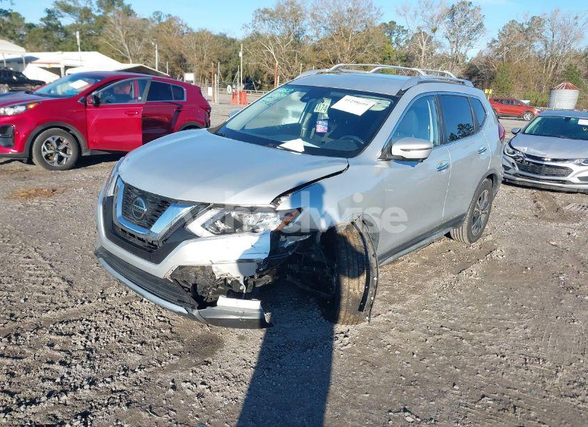 Photo 2 of 2020 Nissan Rogue SV FWD (VIN JN8AT2MT7LW006623)