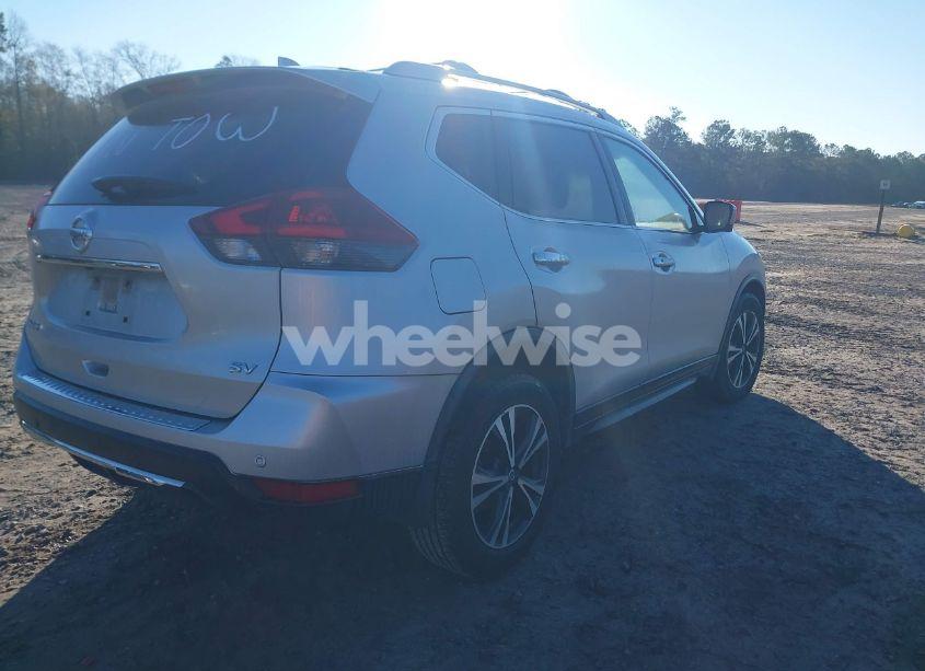 Photo 4 of 2020 Nissan Rogue SV FWD (VIN JN8AT2MT7LW006623)