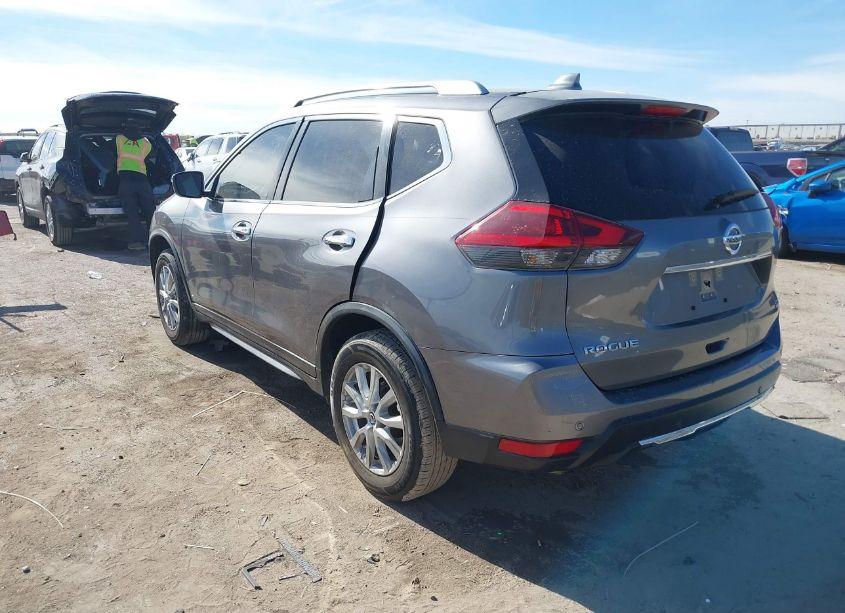 Photo 3 of 2020 Nissan Rogue SV FWD (VIN JN8AT2MT7LW015323)