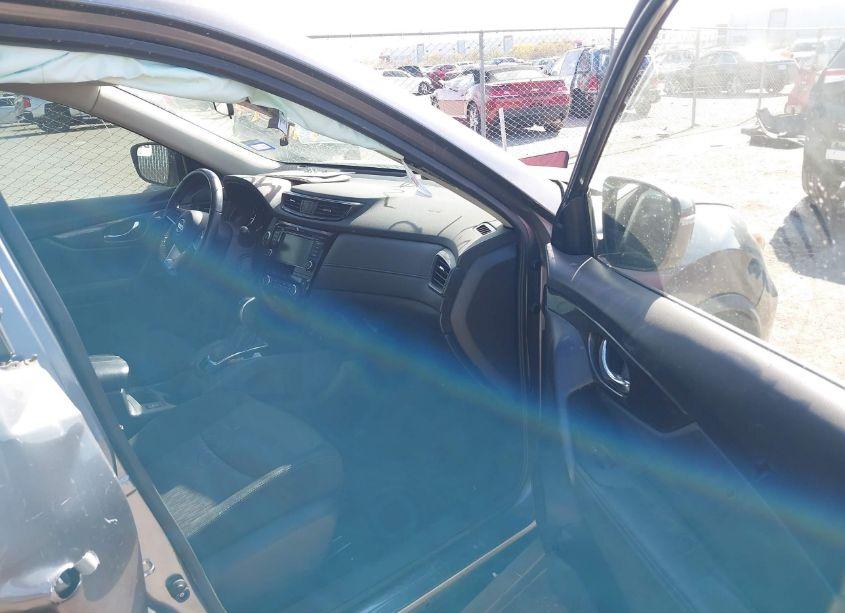 Photo 5 of 2020 Nissan Rogue SV FWD (VIN JN8AT2MT7LW015323)