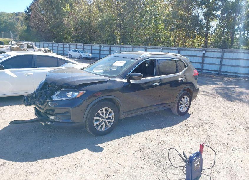 Photo 2 of 2020 Nissan Rogue SV FWD (VIN JN8AT2MT7LW038777)