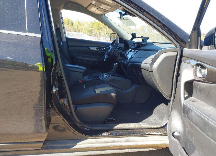 Photo 5 of 2020 Nissan Rogue SV FWD (VIN JN8AT2MT7LW038777)