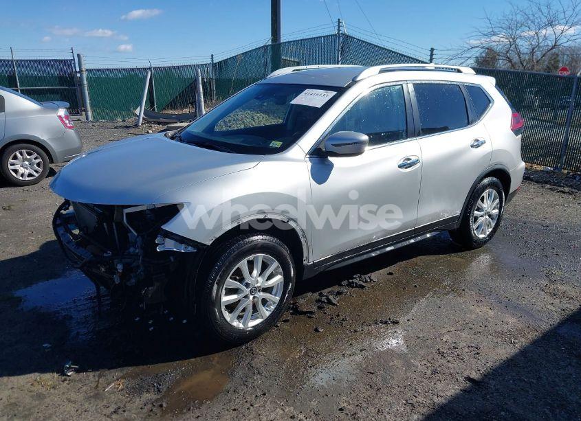 Photo 2 of 2020 Nissan Rogue SV FWD (VIN JN8AT2MT7LW042019)