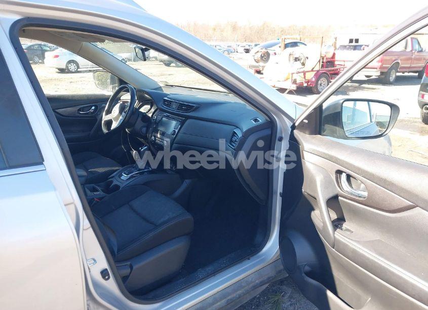 Photo 5 of 2020 Nissan Rogue SV FWD (VIN JN8AT2MT7LW042019)