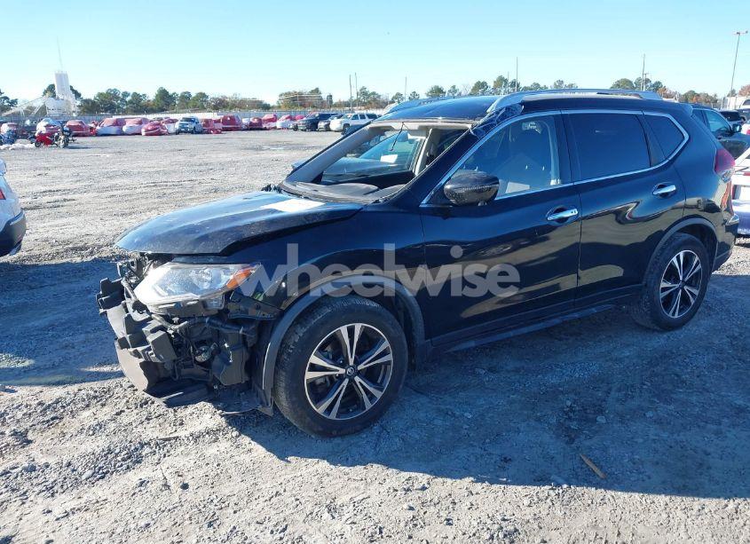 Photo 2 of 2020 Nissan Rogue SV FWD (VIN JN8AT2MT7LW043638)