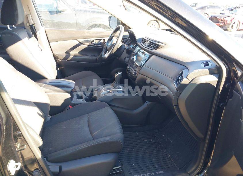 Photo 5 of 2020 Nissan Rogue SV FWD (VIN JN8AT2MT7LW043638)