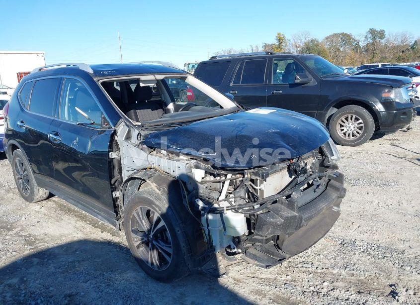 Photo 6 of 2020 Nissan Rogue SV FWD (VIN JN8AT2MT7LW043638)