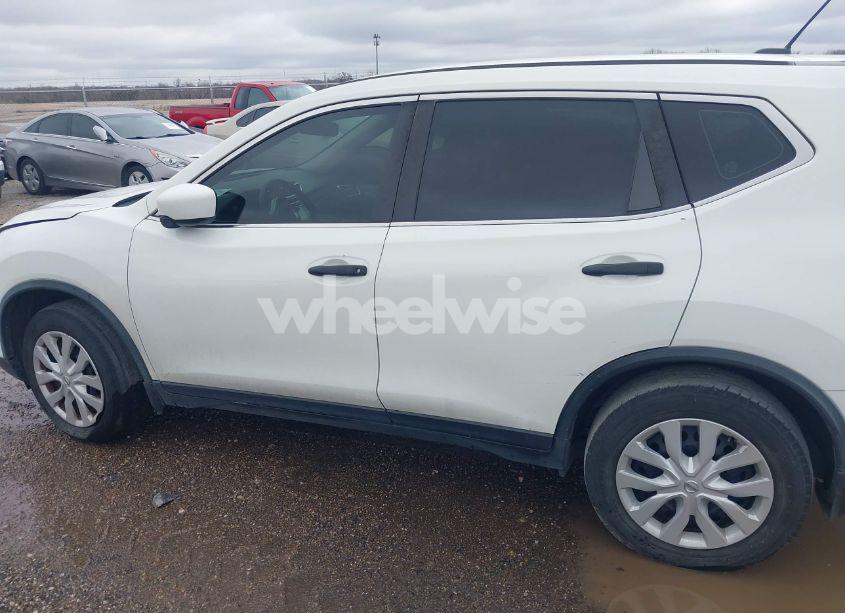 Photo 14 of 2016 Nissan Rogue S (VIN JN8AT2MT8GW012369)