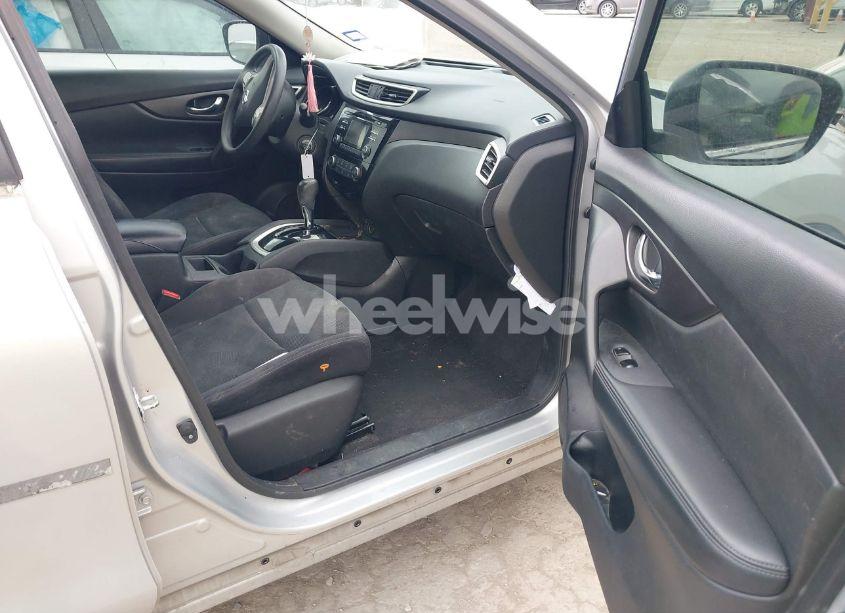 Photo 5 of 2016 Nissan Rogue S (VIN JN8AT2MT8GW027681)