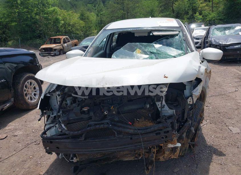 Photo 12 of 2017 Nissan Rogue S (VIN JN8AT2MT8HW140645)