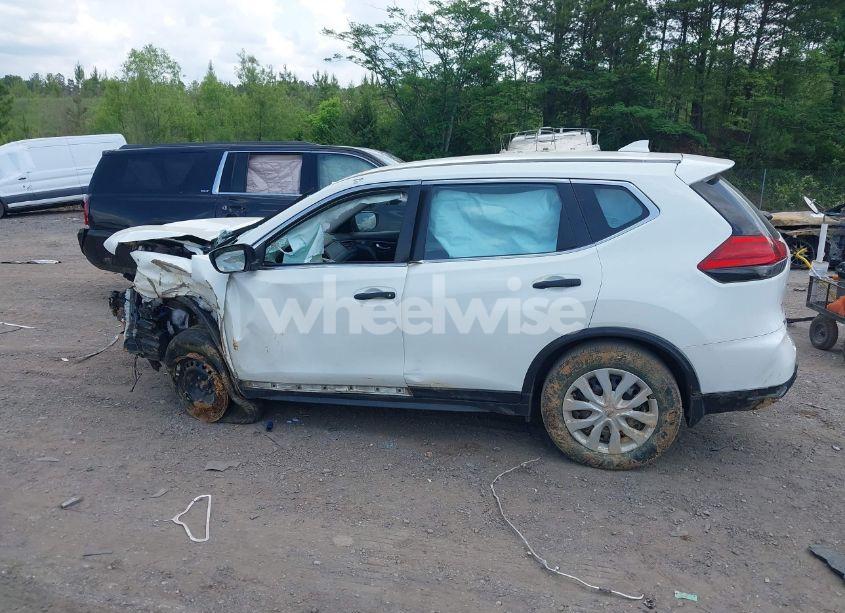 Photo 14 of 2017 Nissan Rogue S (VIN JN8AT2MT8HW140645)