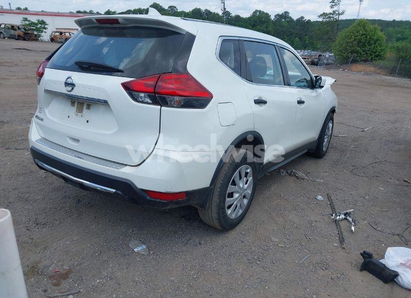 Photo 4 of 2017 Nissan Rogue S (VIN JN8AT2MT8HW140645)