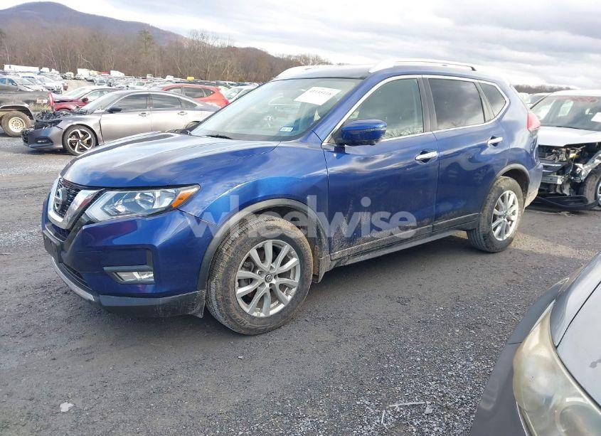 Photo 2 of 2017 Nissan Rogue SV (VIN JN8AT2MT8HW145408)