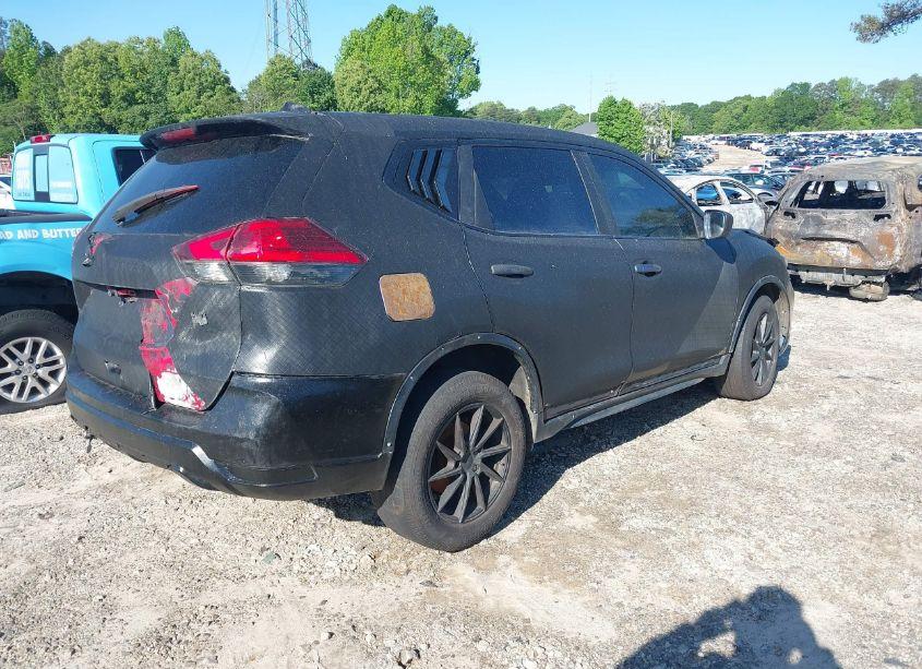 Photo 4 of 2017 Nissan Rogue S (VIN JN8AT2MT8HW382741)