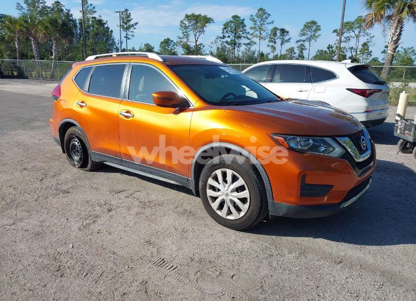 2017 Nissan Rogue S (VIN JN8AT2MT8HW385297) main photo