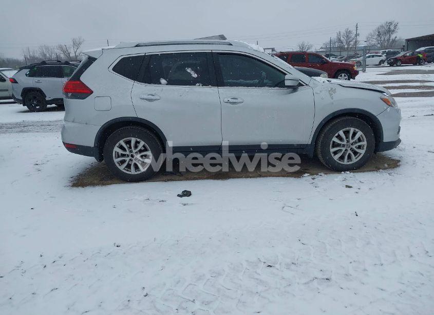 Photo 13 of 2017 Nissan Rogue SV (VIN JN8AT2MT8HW390905)