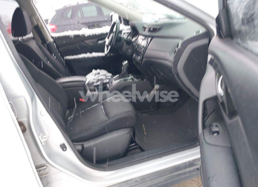 Photo 5 of 2017 Nissan Rogue SV (VIN JN8AT2MT8HW390905)