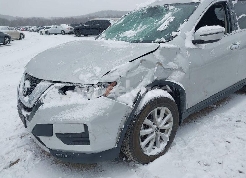 Photo 6 of 2017 Nissan Rogue SV (VIN JN8AT2MT8HW390905)