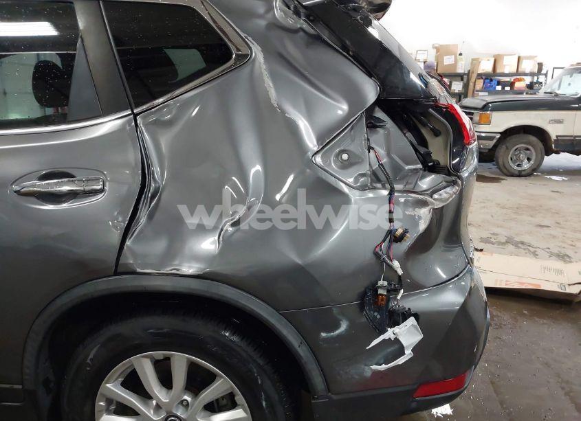 Photo 6 of 2017 Nissan Rogue SV (VIN JN8AT2MT8HW398308)