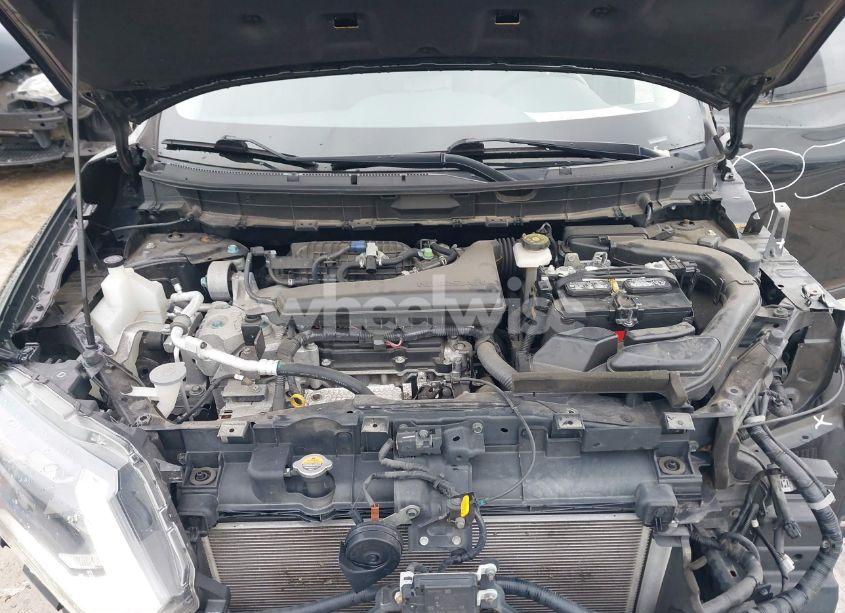 Photo 10 of 2018 Nissan Rogue S (VIN JN8AT2MT8JW451305)