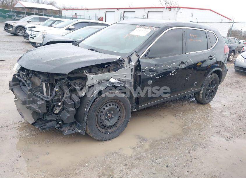 Photo 2 of 2018 Nissan Rogue S (VIN JN8AT2MT8JW451305)