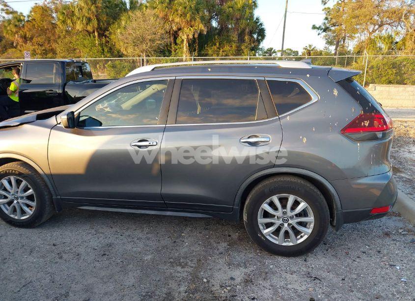 Photo 14 of 2018 Nissan Rogue SV (VIN JN8AT2MT8JW456410)