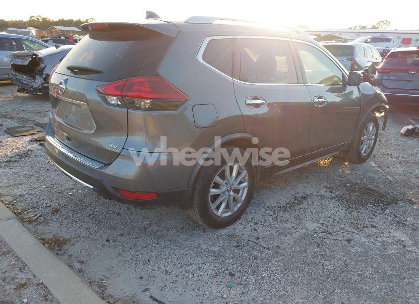 Photo 4 of 2018 Nissan Rogue SV (VIN JN8AT2MT8JW456410)