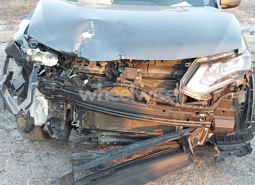 Photo 6 of 2018 Nissan Rogue SV (VIN JN8AT2MT8JW456410)