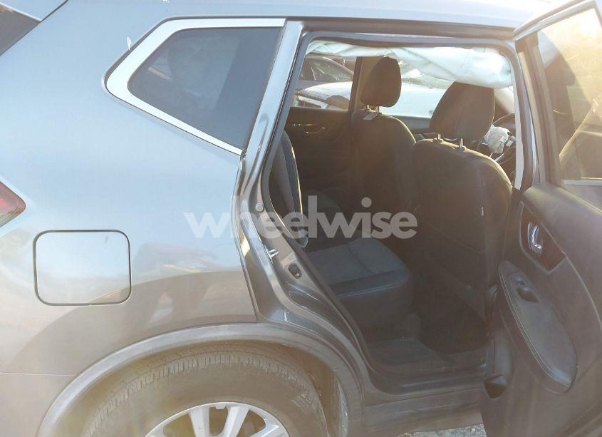 Photo 8 of 2018 Nissan Rogue SV (VIN JN8AT2MT8JW456410)