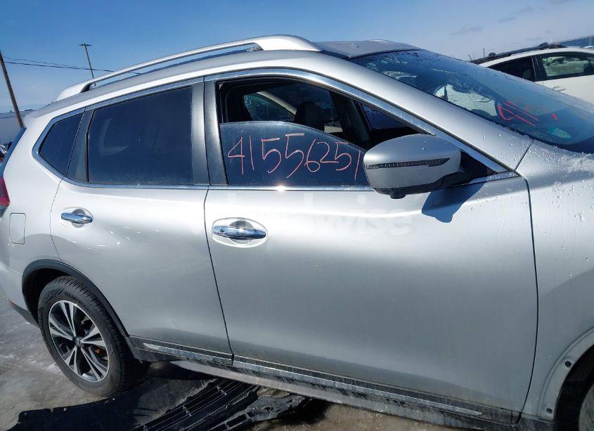 Photo 13 of 2018 Nissan Rogue SL (VIN JN8AT2MT8JW462191)