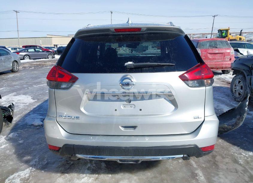 Photo 16 of 2018 Nissan Rogue SL (VIN JN8AT2MT8JW462191)