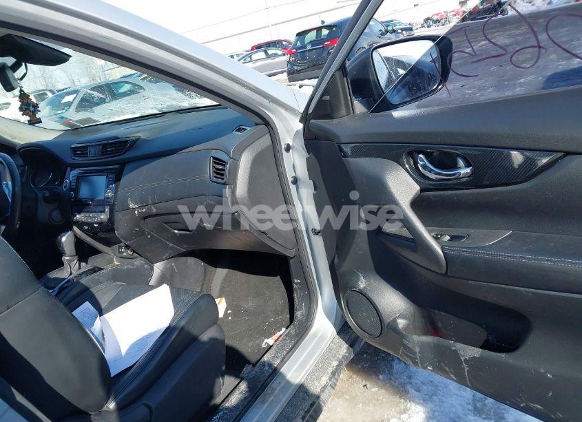 Photo 5 of 2018 Nissan Rogue SL (VIN JN8AT2MT8JW462191)