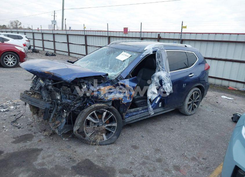 Photo 2 of 2018 Nissan Rogue SL (VIN JN8AT2MT8JW486863)