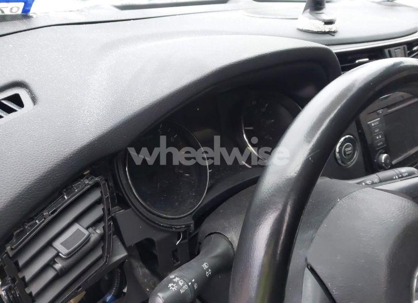 Photo 7 of 2018 Nissan Rogue SL (VIN JN8AT2MT8JW486863)