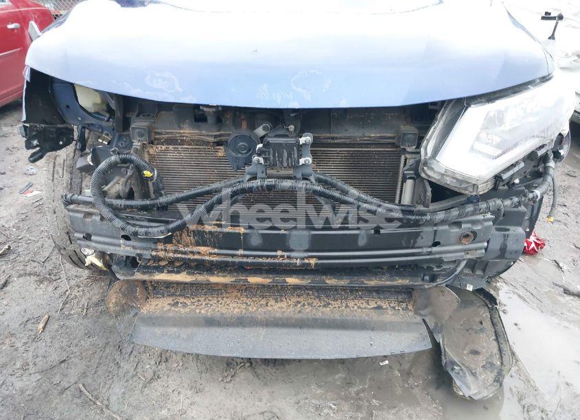 Photo 6 of 2019 Nissan Rogue SV (VIN JN8AT2MT8KW255947)