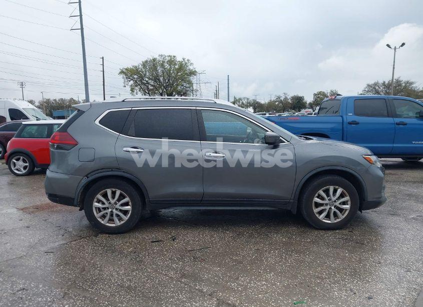 Photo 13 of 2019 Nissan Rogue SV (VIN JN8AT2MT8KW256449)